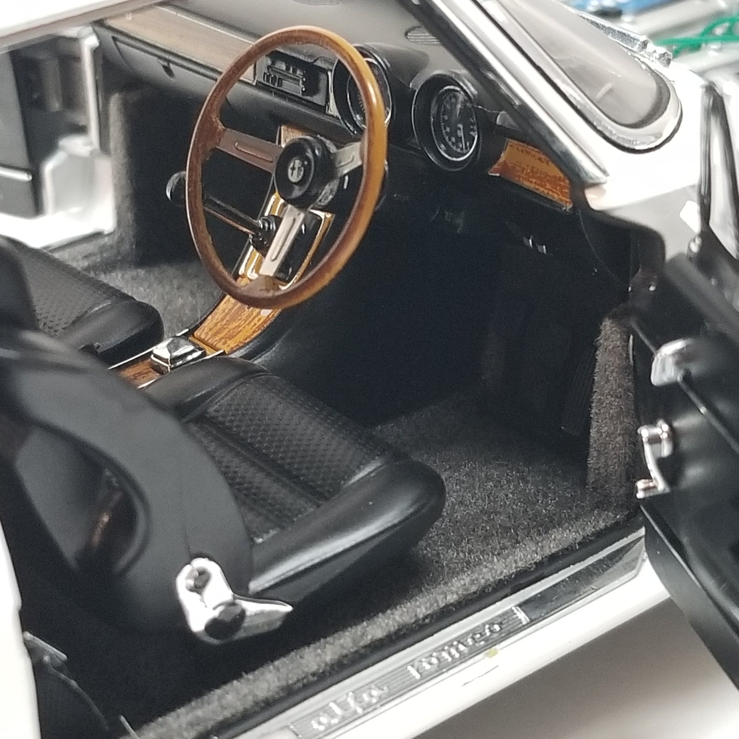 AUTOart Millennium 1967 Alfa Romeo 1750 1/18 Scale Model, White